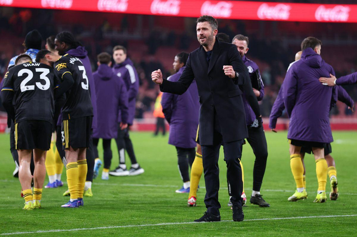 半岛体育官网-曼联更衣室定调！连斩曼城阿森纳后，卡里克发出明确的更衣室信息|托马斯-卡里克|阿莫林|球员|胜利|球迷_新浪体育_新浪新闻