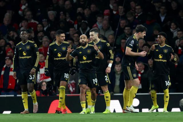 半岛体育官网-太阳报：曼联计划在世界杯期间去赫尔辛基和哥德堡踢友谊赛