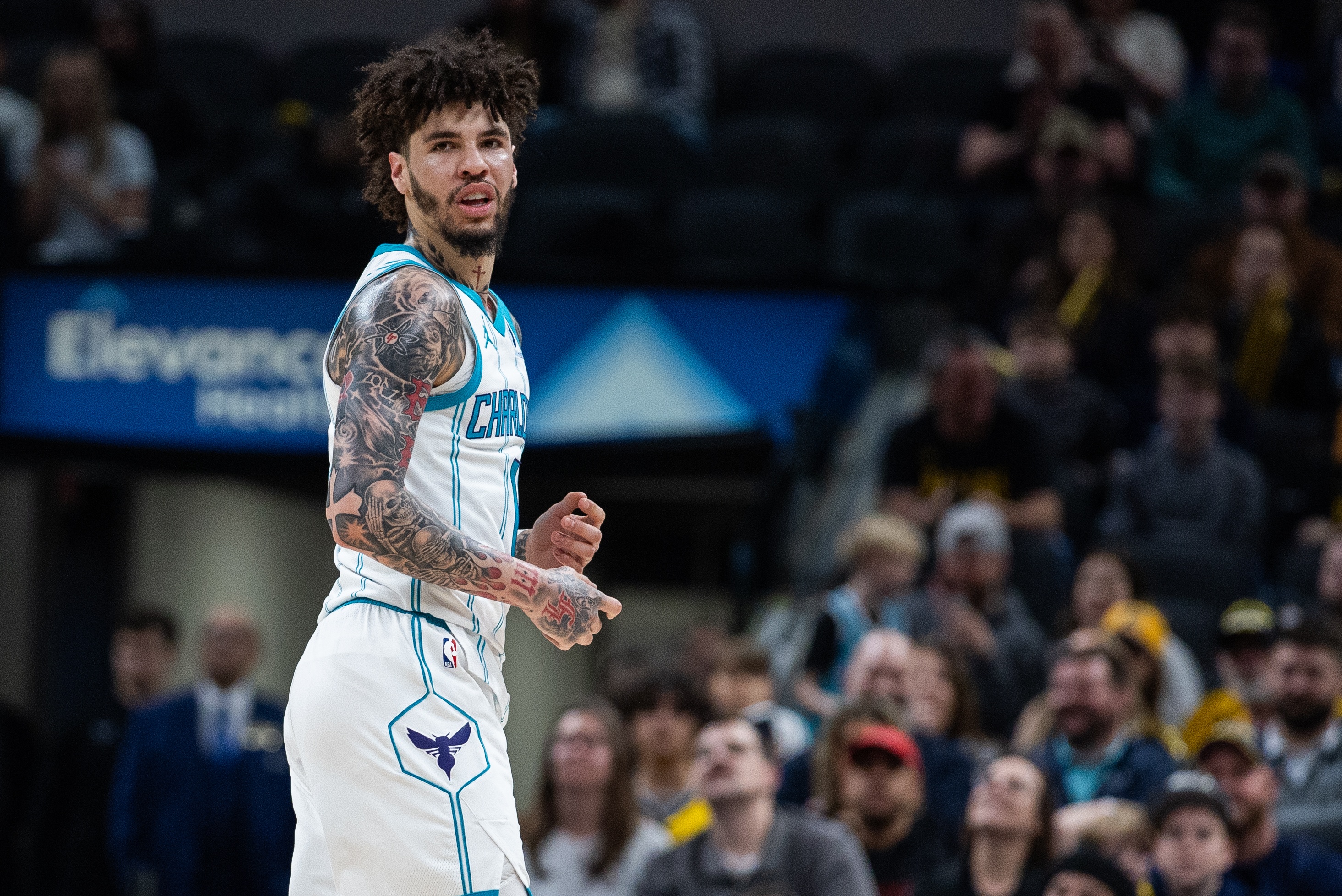 半岛体育官网-三球出战28分钟 12中4&amp;三分10中3拿到14分7板9助 正负值+24